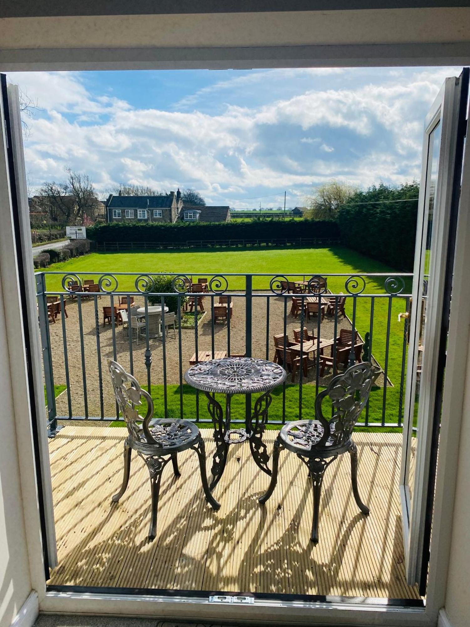 Chequers Inn Harrogate Buitenkant foto